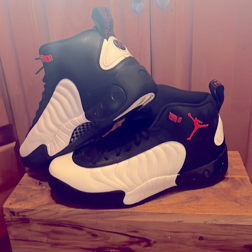 - Jordan Jumpman Pro- Chicago Bulls Ed.-size 9 NWOT